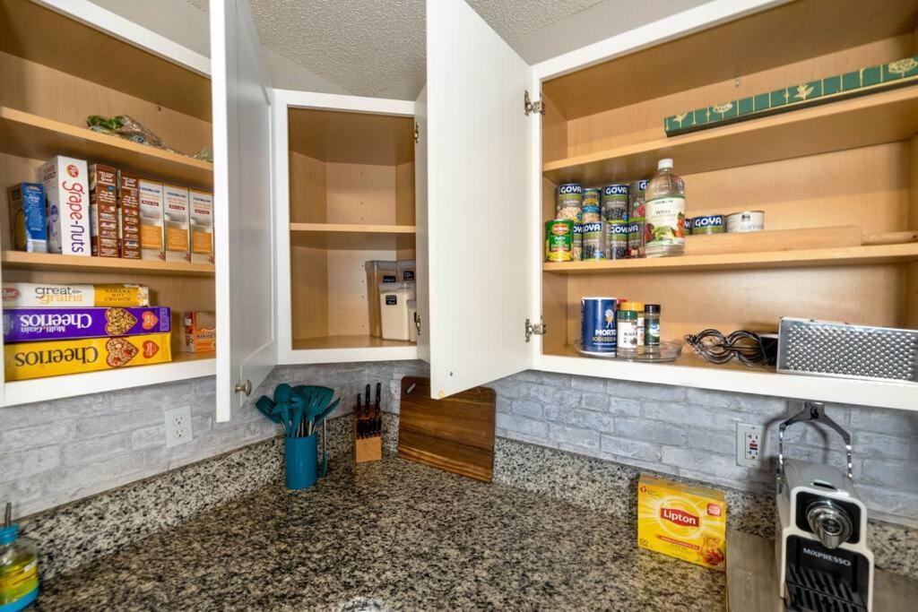 Queen City Family-Friendly Entire House, シャーロット エクステリア 写真